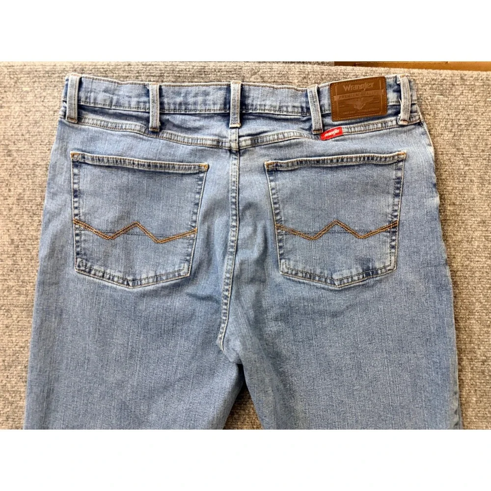 Wrangler Straight‎ Fit Mens Jeans 36x32 Light Wash Premium Denim Pants